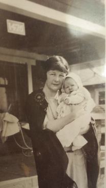 gramma-and-mom-1923-3